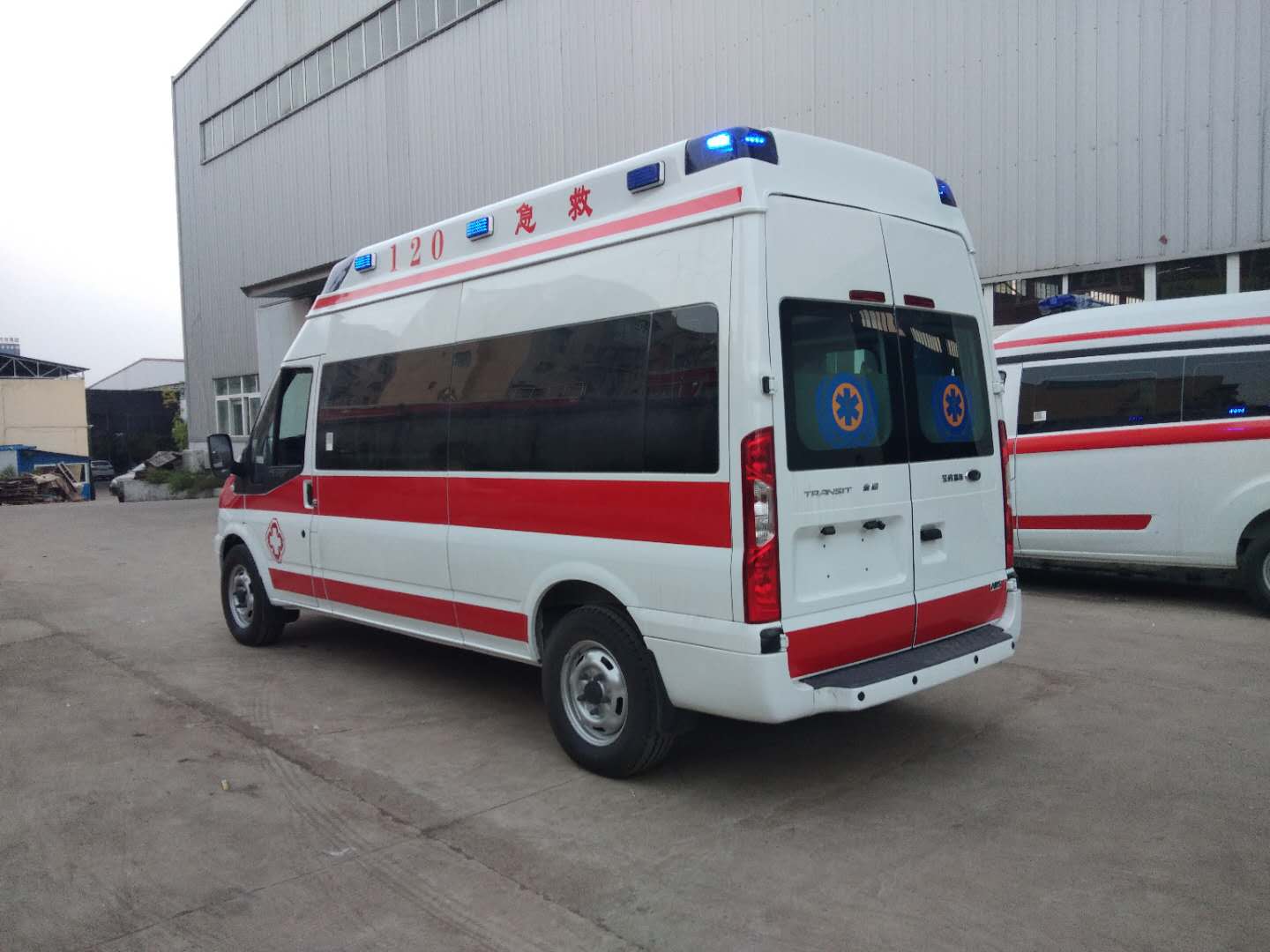 江鈴福特新世代全順（長(zhǎng)軸）救護(hù)車