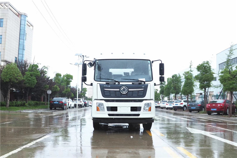 東風天龍后八輪20噸噴霧車，國六綠化噴灑車