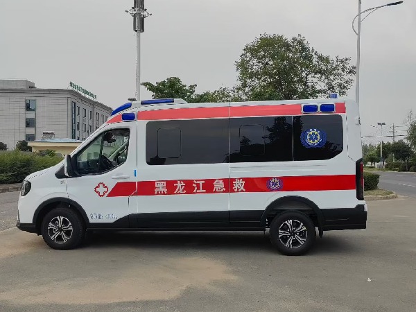 江鈴福特T8救護(hù)車