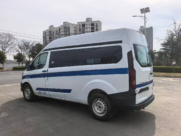 福特非急救轉運車